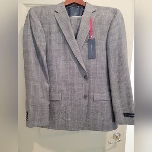 Brand New Tommy Hilfiger suit 46R